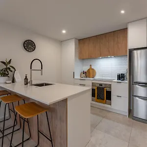 Urban Nest - Entire Townhouse And Free Parking , Christchurch New Zealand